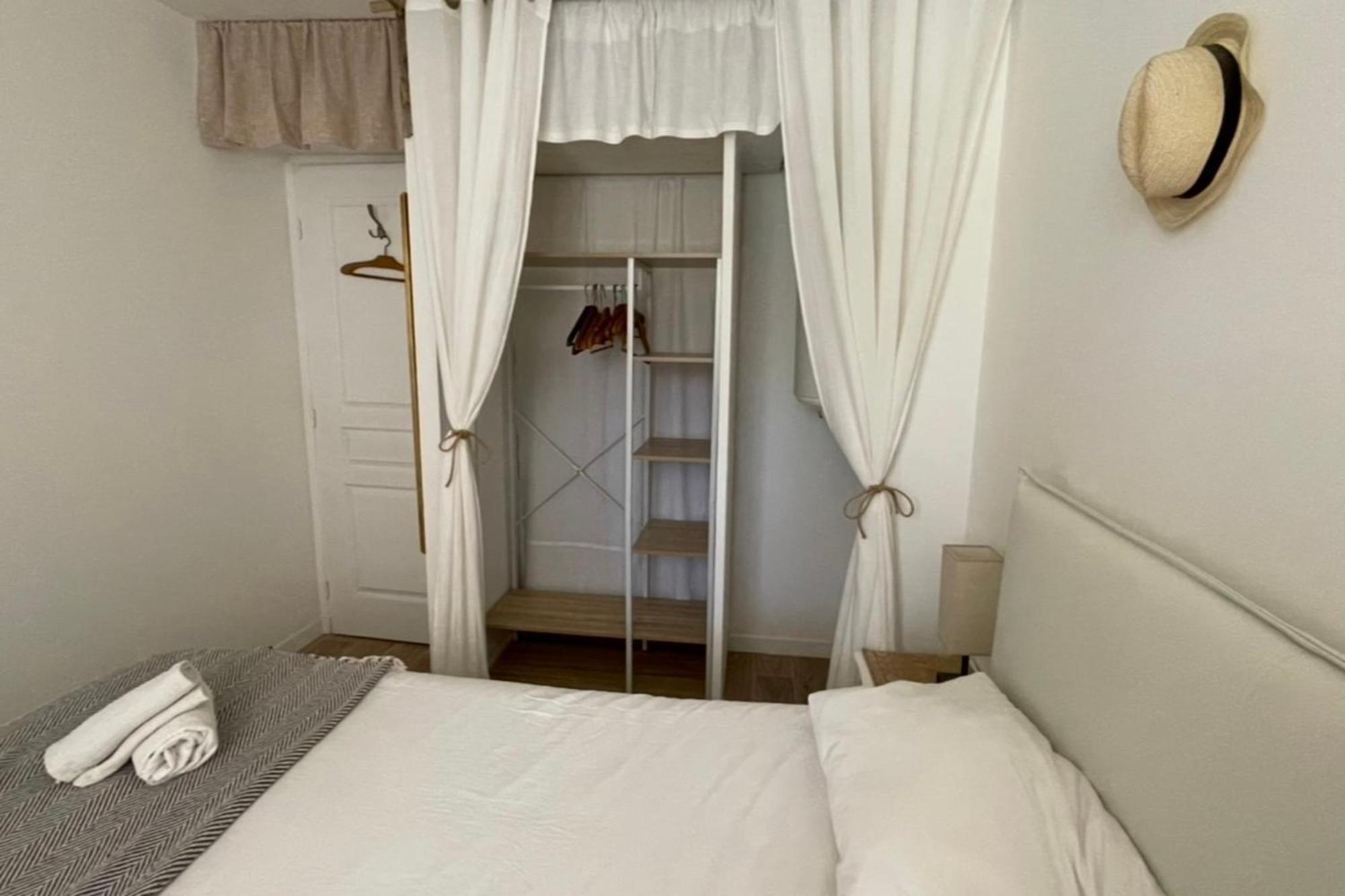 Charming Air-Conditioned One-Bedroom 150M From Cavaliere Beach Le Lavandou Exteriér fotografie